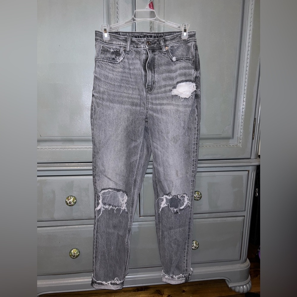 Grey American Eagle mom jeans size 2 long